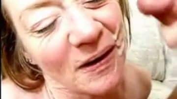 Femme Cougar folle de sexe